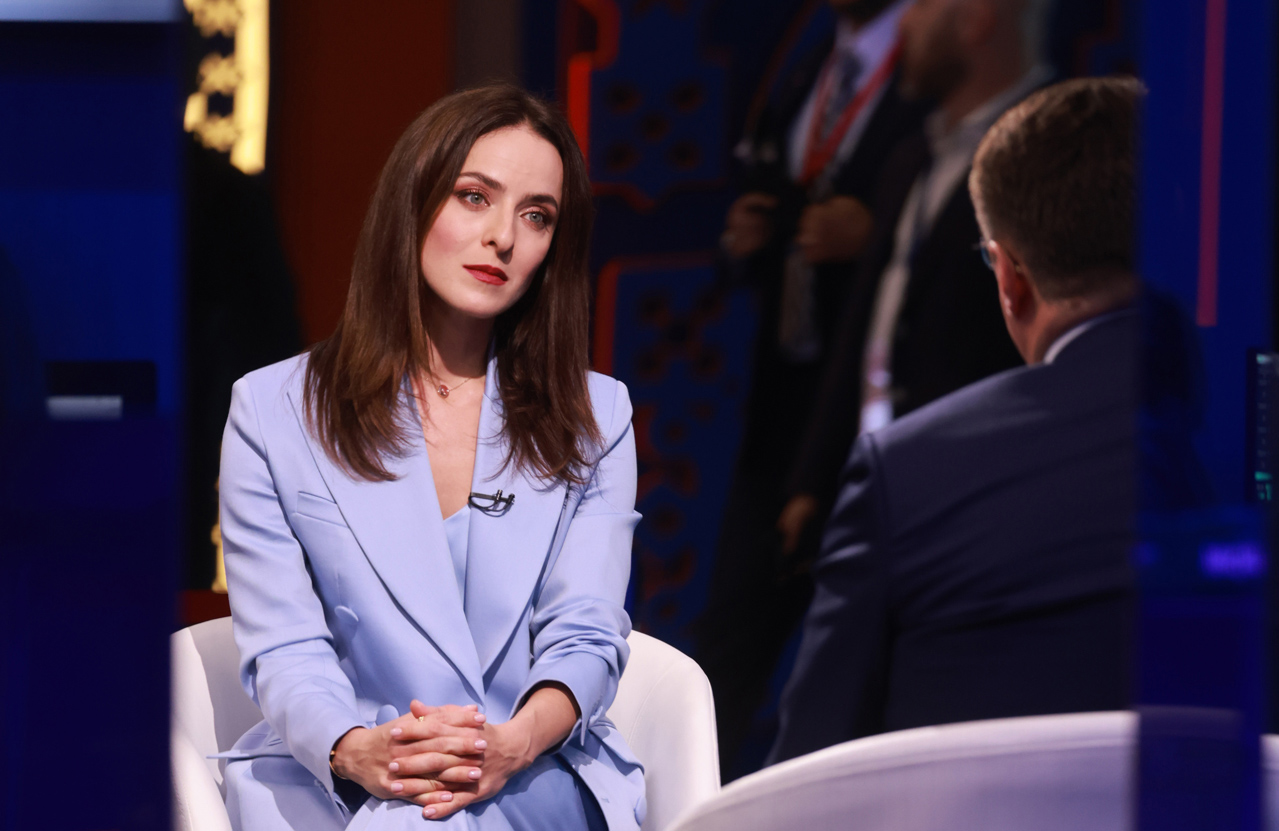 Александра Суворова, Заместитель главного редактора, телеведущая, телеканал «Россия 24» в студии телеканала на ПМЭФ-2026